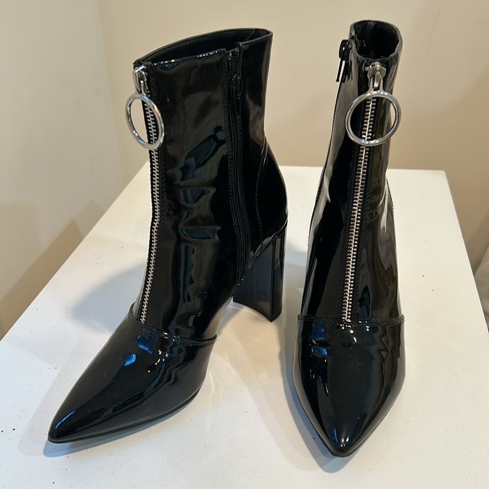 Public Desire sexy front zip pointy toe patent leather (faux) booties